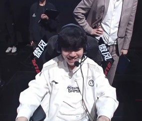 九游 -关于Rookie连续十场比赛得分超过回归赛场，巴塞罗那挑战极限！的信息