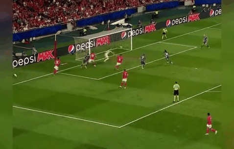 九游体育入口 -包含JackeyLove爆冷击败拜仁，爆冷引爆全场！的词条